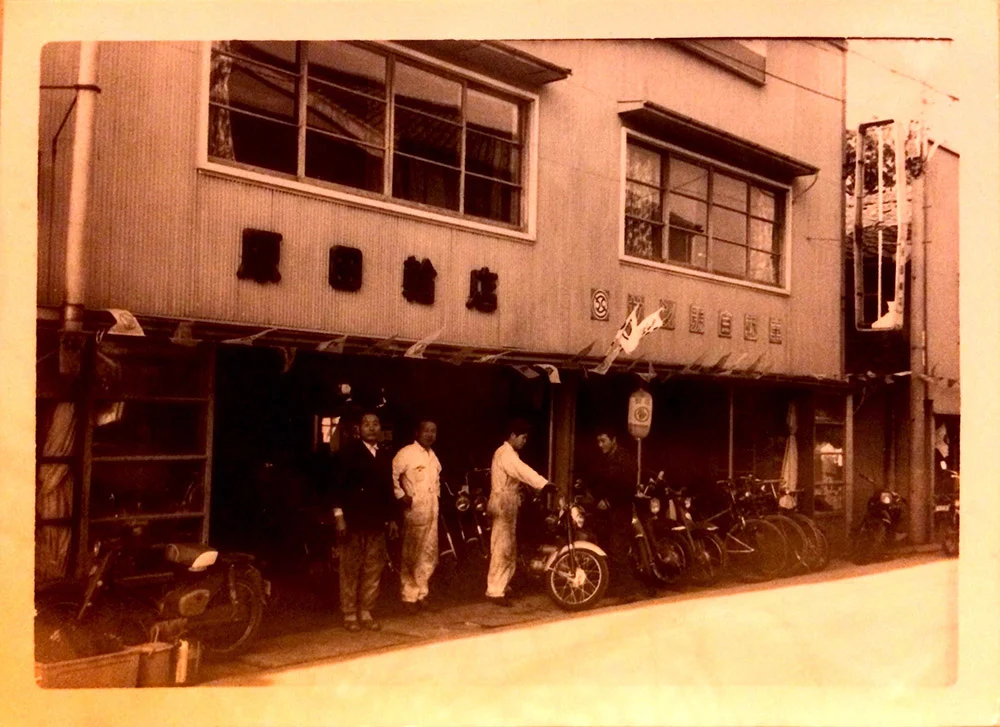 創業当時の原田自動車店舗